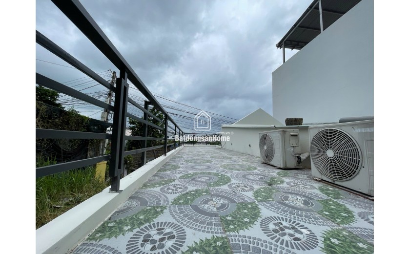 Bán nhà 2 tầng ô tô Vĩnh Hải Nha Trang, gần biển, DT 133m²